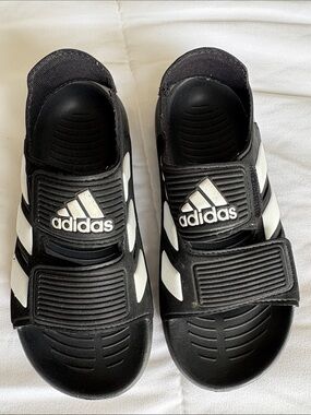 Boys adidas Kids Black and White Hook-and-Loop Slide Sandals 12 EUC